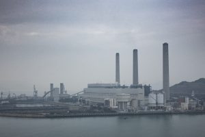 南丫島發電廠的三支煙囪