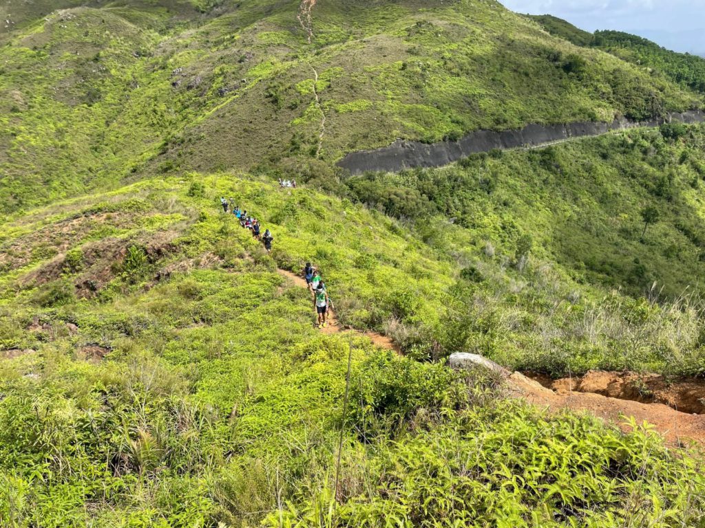 四排石山沿路都沒有遮蓋，熱到懷疑人生