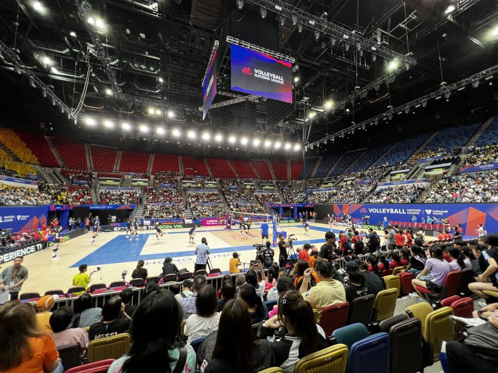 世界女排聯賽 2024 香港站 ，邀請失明人士觀常比賽， 鳴謝 開聲體 活動。